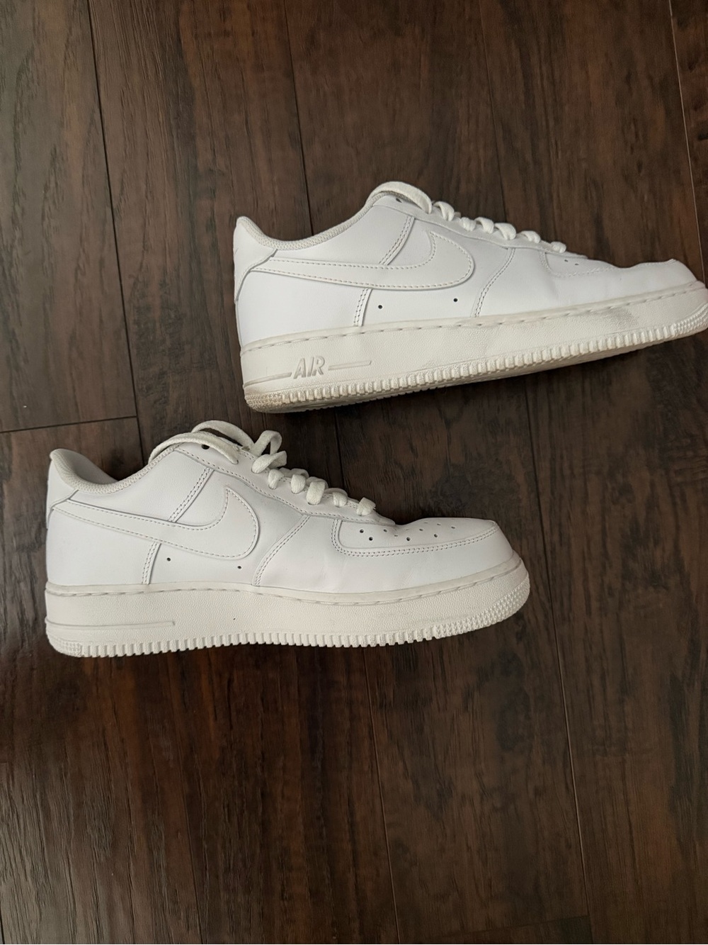 Nike White Men's Low-Top Athletic Sneakers